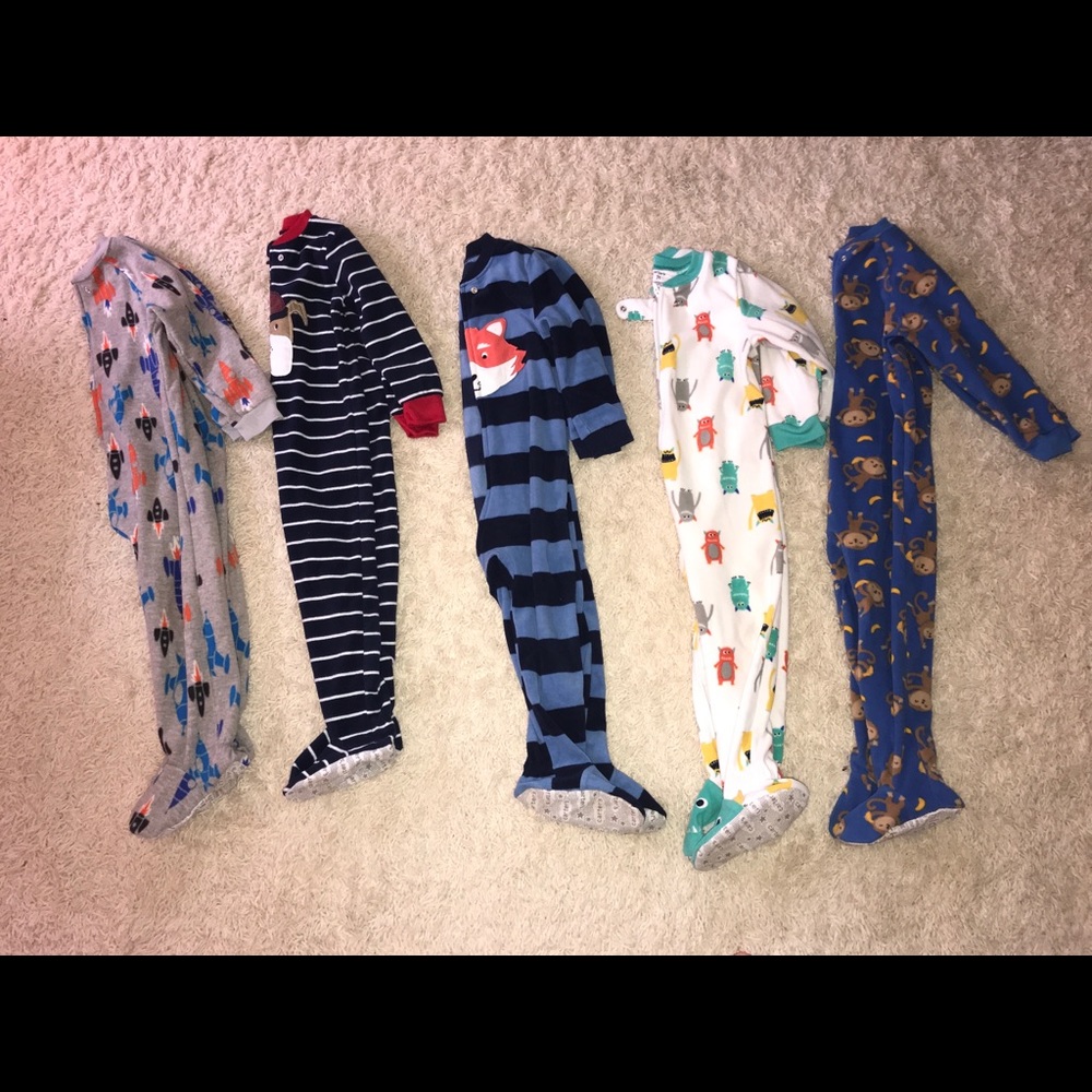 5 pairs 3t footy jammies